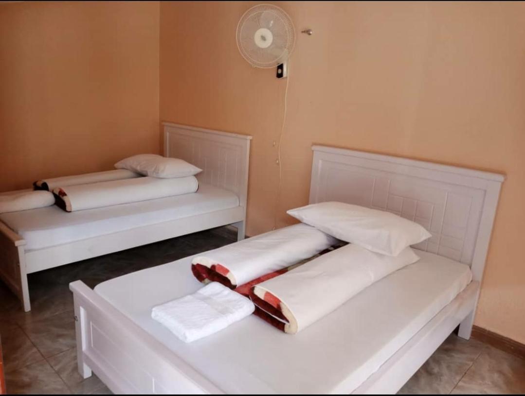 Migingo Suites Энтеббе Экстерьер фото