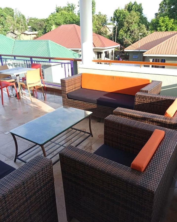 Migingo Suites Энтеббе Экстерьер фото
